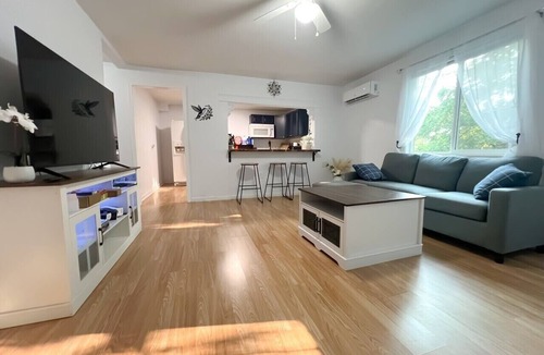 St. Robert Apartment | Bluebird’s Liberty Lounge