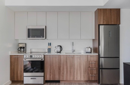 Central Square Apartment | Blueground | Central Sq, gym, nr bars & groceries