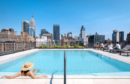 Chelsea Apartment | Blueground | Chelsea, rooftop pool, nr The Vessel