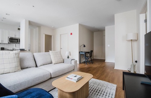 Downtown Boston Apartment | Blueground | Financial District, washer, nr Boston Harbor