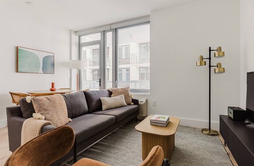 Powerhouse Arts District Apartment | Blueground | Jersey City, EV charging, nr park
