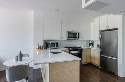 Newtonville Apartment | Blueground | Newtonville, rooftop, nr Newton Centre