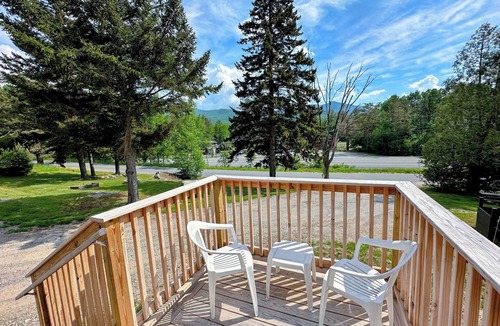 Twin Mountain Cabin | BMV8 Awesome "Tiny Home" A/C, Mountain Views, Minutes to Skiing, Hiking, Attractions, Dog Friendly!