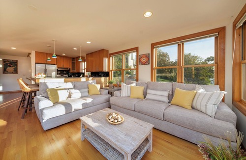 Branford House | Boater's paradise 3-bedroom waterfront home clean, modern, private
