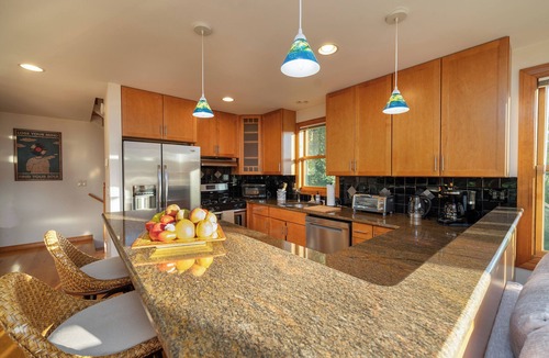 Branford House | Boater's paradise 3-bedroom waterfront home clean, modern, private