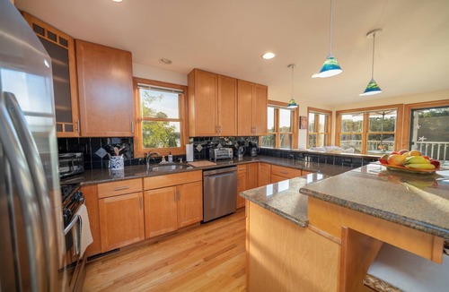 Branford House | Boater's paradise 3-bedroom waterfront home clean, modern, private