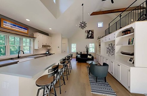 Katama House | Book your stay for Summer 2026 in this charming 2-bedroom house in Edgartown!