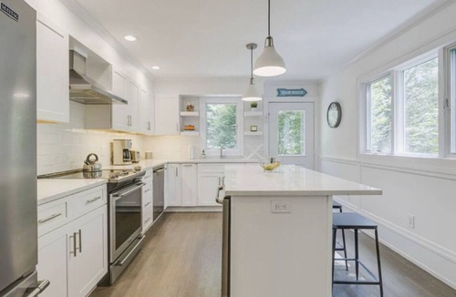 Northwest Harbor House | Book your summer Getaway- Heated Pool+Peloton Bike