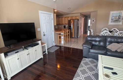 North Wildwood Condo | BOOKING FOR 2027 NORTH WILDWOOD. STEPS TO THE BOARDWALK, WITH WATER PARK & BEACH