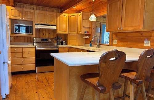 Denmark Cabin | Boone’s Cabin at Moose Pond - Easy Lake, Hiking and Ski Access