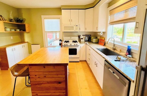 Stonington Apartment | Borough Adventures and Mystic Fun