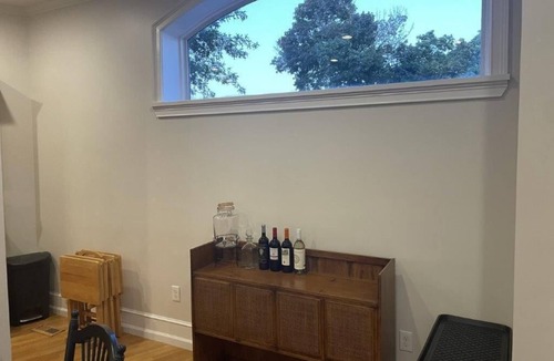 Dorchester Apartment | Boston Spacious Apartment with private outdoor patio