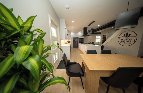 Medford House | Boston Themed Luxury Stay W Jacuzzi
