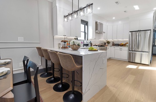 East Somerville Apartment | Bostonian 2BR2BTH/8 Minutes to Boston