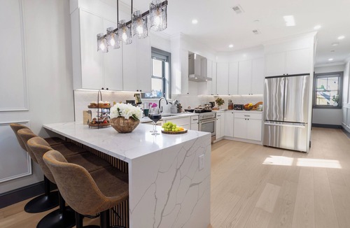 East Somerville Apartment | Bostonian 2BR2BTH/8 Minutes to Boston