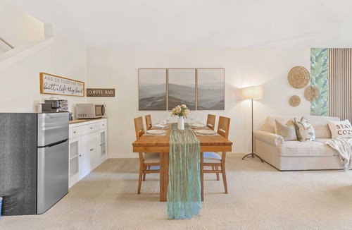 Bothell House | Bothell Luxury & Spacious Daylight Basement | UW