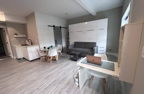 Salisbury Apartment | Boutique Coastal Retreat Near Salisbury Beach-2 Min Drive to beach