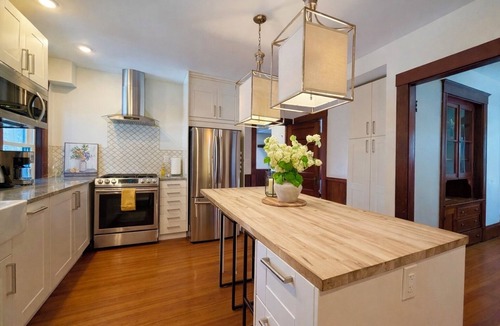 Porter Square Apartment | Boutique Porter Square home/1 stop from Harvard
