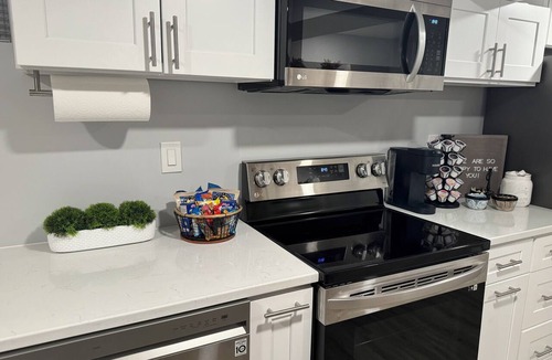 Elmont Apartment | Boutique Studio 10 min. walk to UBS Arena