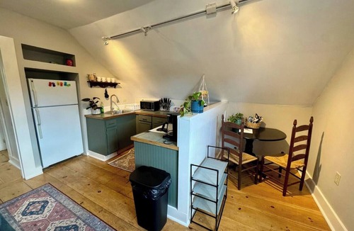 Bradford Apartment | Bradford VT apt I-91 access + Wi-Fi + parking