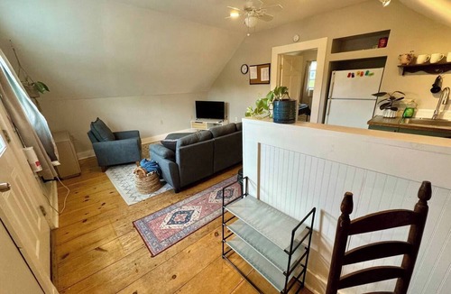 Bradford Apartment | Bradford VT apt I-91 access + Wi-Fi + parking