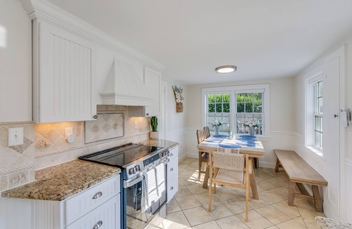 Hyannis House | Brand New 5BR - Pool, Hot Tub, A/C – Walk to Beach, Main St. & Ferry - Sleeps 12