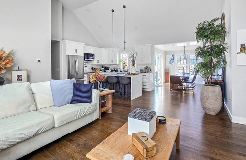 South Yarmouth House | BRAND NEW LISTING! 3BD Home-Heated Swimming Pool. Central A/C