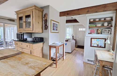 Wellfleet House | BRAND NEW LISTING! 3BD In-Town Gem-A/C, Screen Porch, 1/2 Mi to Mayo Beach & Main St