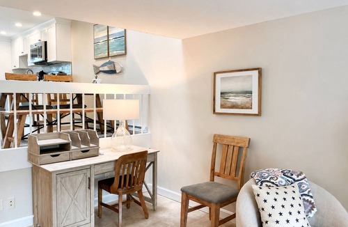 Hyannis Condo | BRAND NEW LISTING! 3BD-A/C-PRIVATE ASSOCIATION BEACH-POOL- UNIT 14