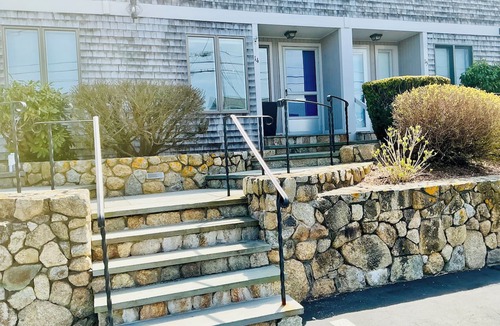 Hyannis Condo | BRAND NEW LISTING! 3BD-A/C-PRIVATE ASSOCIATION BEACH-POOL- UNIT 14