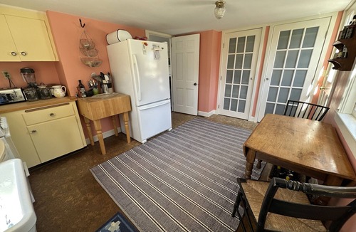 East Dennis House | BRAND NEW LISTING-4BD Home-Central A/C*, Outdoor Shower & Dog Friendly, .6 of Mile to Cold Storage, Sesuit, & Sea Street Beaches!