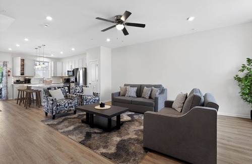 Algonquin House | Brand New Waterfront Home Pool Walk Downtown & Events Sleeps 8
