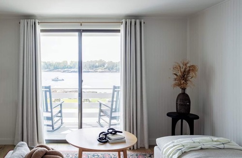 Ocean Point Hotel | Breathtaking Water View Room Near Grimes Cove – 15 Min Walk | Family Friendly