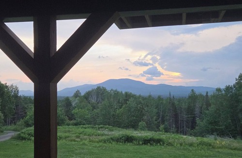 Stratton Ski Chalet | Breeze & Blue Mountain Cabin: SLEEPS UP TO 12, Newly built