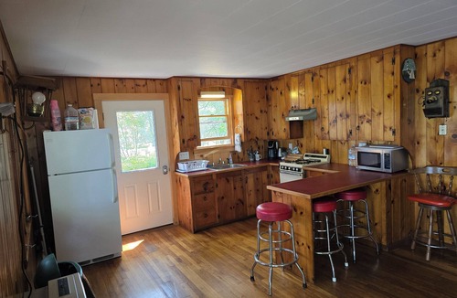 Deer Isle Cottage | Bridges Camp - Private Beach! Dogs welcome!