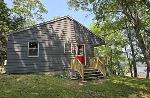 Deer Isle Cottage | Bridges Camp - Private Beach! Dogs welcome!