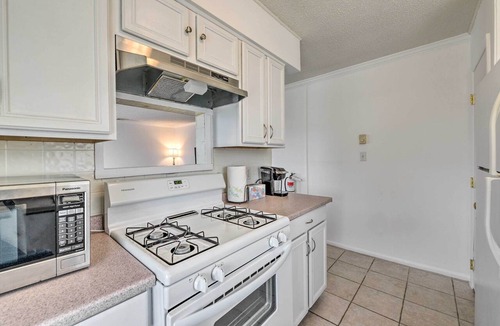 Southend Condo | Brigantine Condo w/Gas Grill - Walk to Beach!