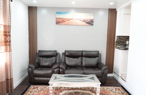 Welland House | Bright 3BR Home | Explore Niagara & Beyond