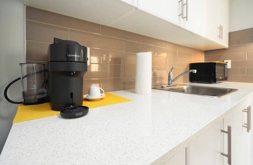 Cabbagetown Apartment | Bright and cozy entire 1 bedroom apartment Queen Size Bed in downtown Toronto