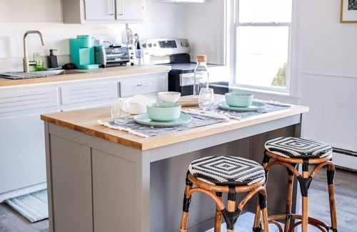 Warren Apartment | Bright Apartment with Patio in Downtown Warren