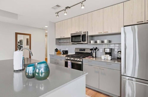 Stamford Apartment | Bright Apt with Balcony