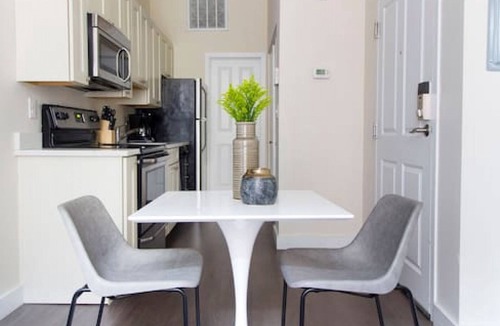 Downtown Boston Apartment | Bright & Bold Loft | Fast Wifi | Downtown Boston