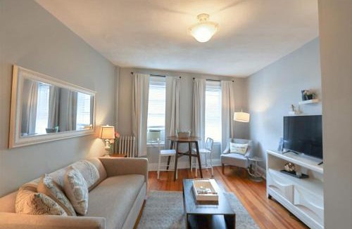 Cleveland Circle Apartment | Bright City-View Stay by Public Transport