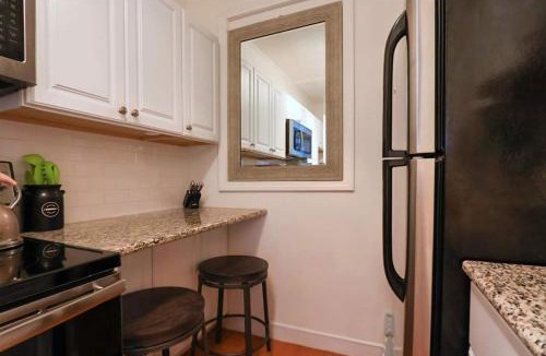 Cleveland Circle Apartment | Bright City-View Stay by Public Transport