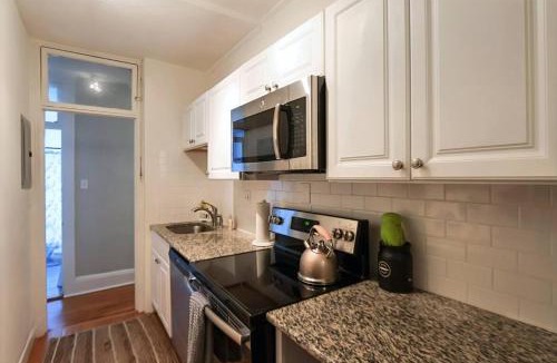 Cleveland Circle Apartment | Bright City-View Stay by Public Transport