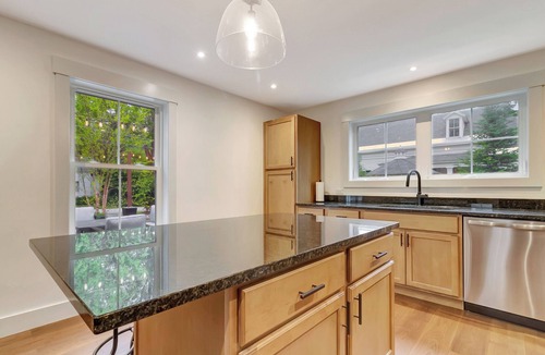 East Dorset House | Bright retreat w/patio near Dorset Quarry