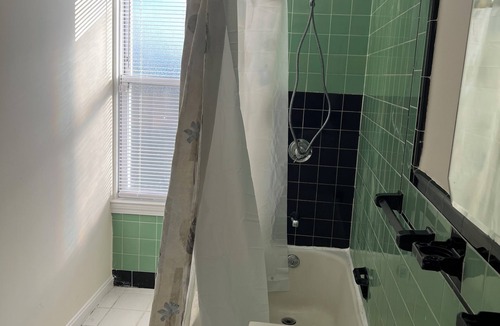 Malden Apartment | Bright & Spacious 1BR with AC, 3rd fl, near T, free parking