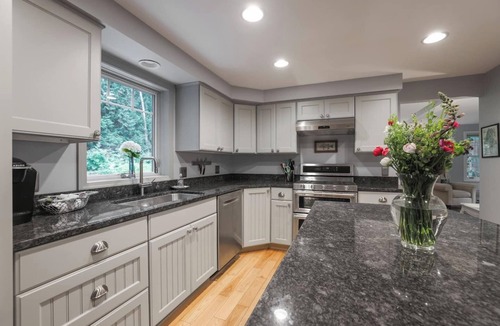 Kennebunk House | Bright & Spacious Home near to Beaches and Dock Sq