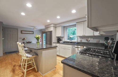 Kennebunk House | Bright & Spacious Home near to Beaches and Dock Sq