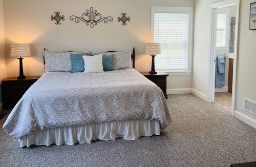 Bolton Landing House | Bright & Tranquil Bolton Gem - mins from Lake George!